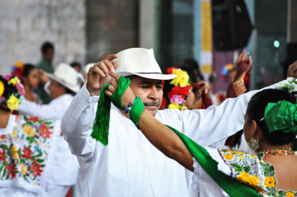 Pestacle de danses yucatèques