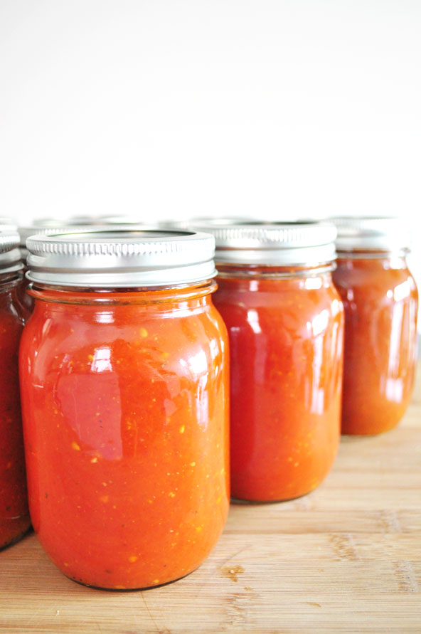 Préparation bocaux de sauce tomate